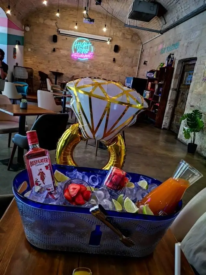 Legény és leánybúcsú Budapesten a High Five Budapestben